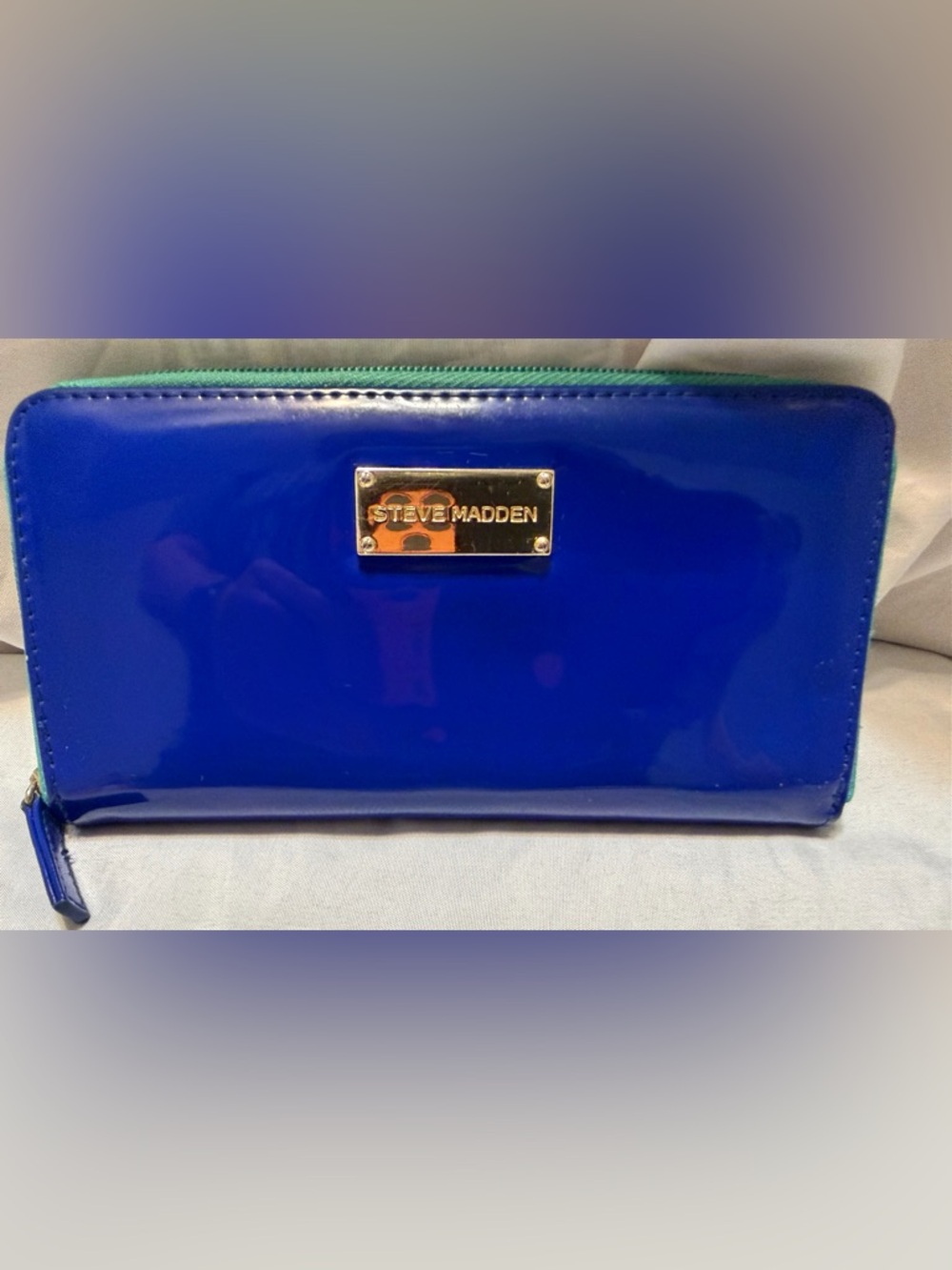 Steve Madden Shiny Patent Zip Wallet - Picture 1 of 2